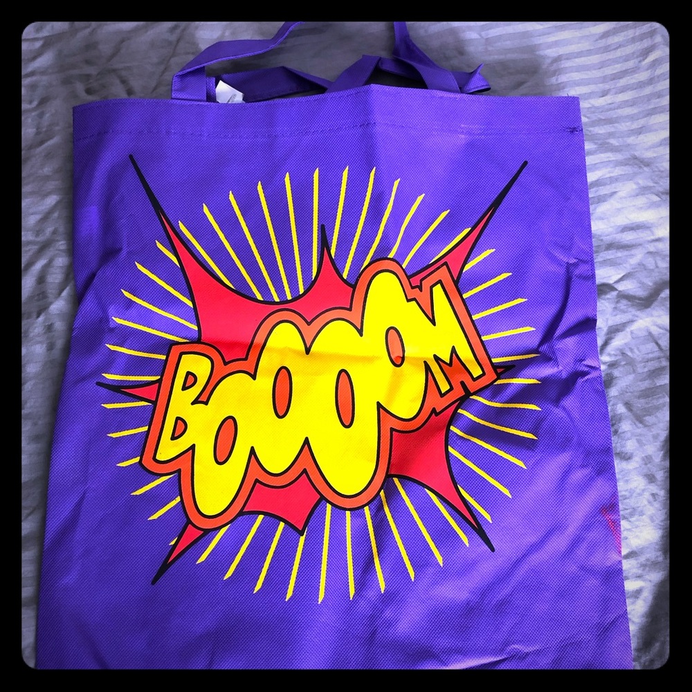 18 assorted superhero reusable bags.